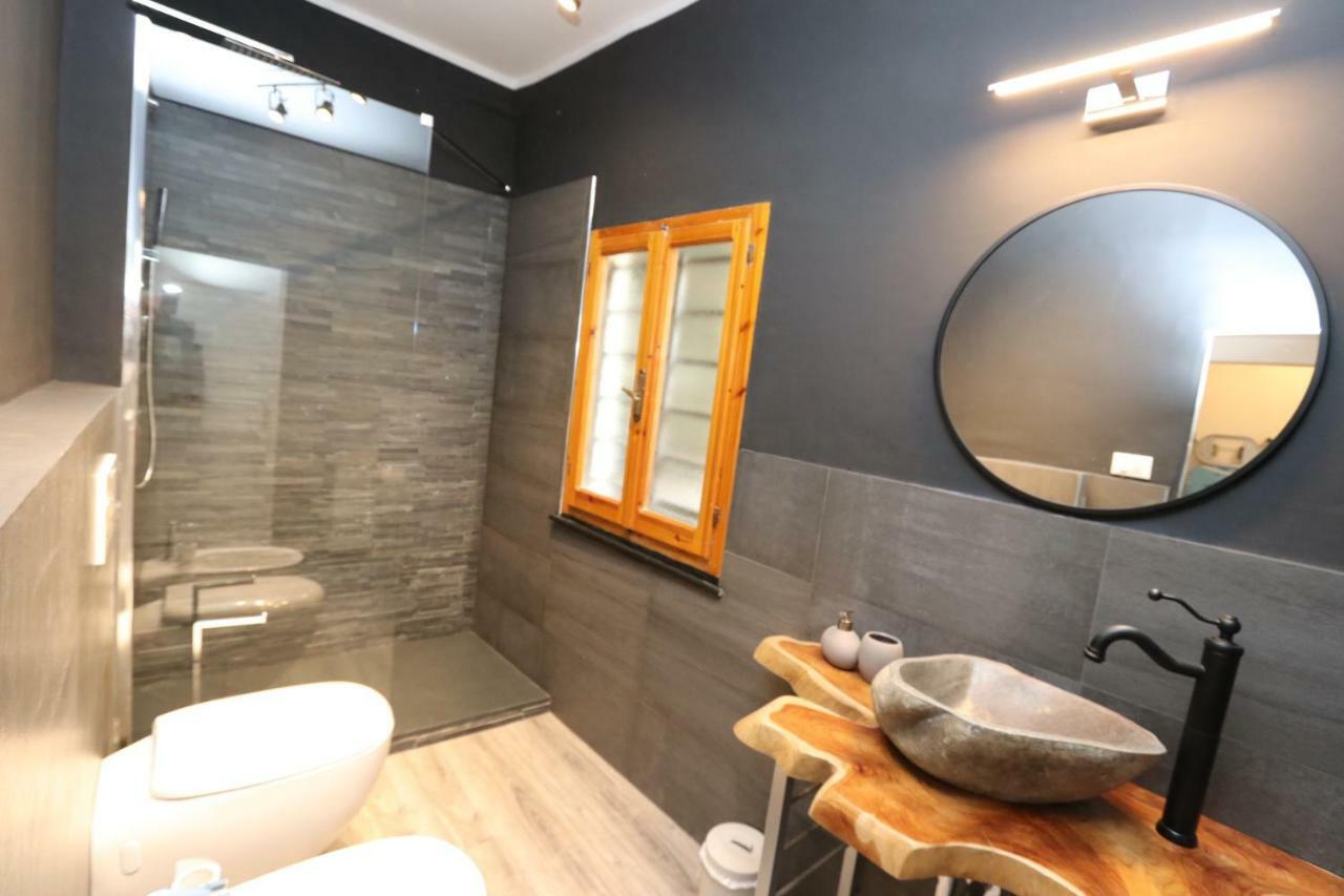Lovely Apt Really Downtown - Free Private Parking Included! - Генуя Екстер'єр фото